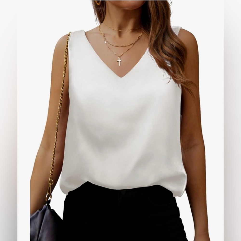 NWT•HWOKEFEIYU Off-White/White Satin Sleeveless  V-neck Top Cami•Size XL